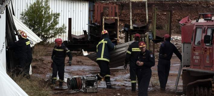 Μάνδρα: Φόβοι ότι υπάρχουν στις λάσπες θαμμένοι μετανάστες που δεν έχουν δηλωθεί ως αγνοούμενοι